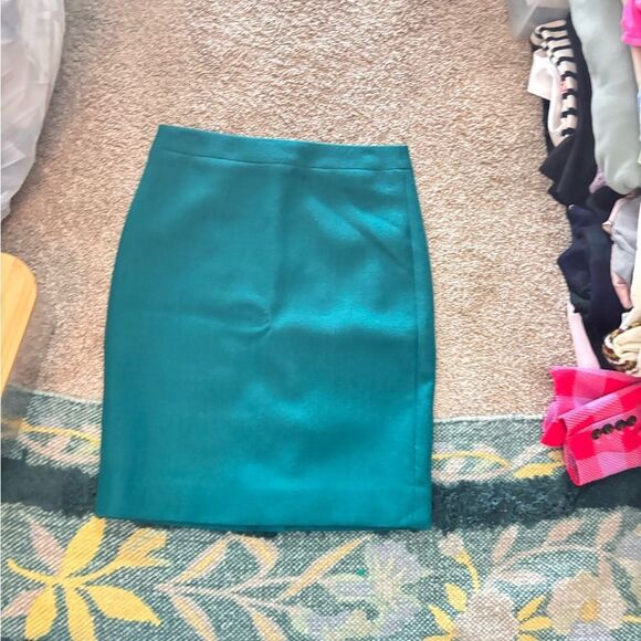 J. Crew wool no. 2 pencil skirt green 2 petite - Picture 2 of 4